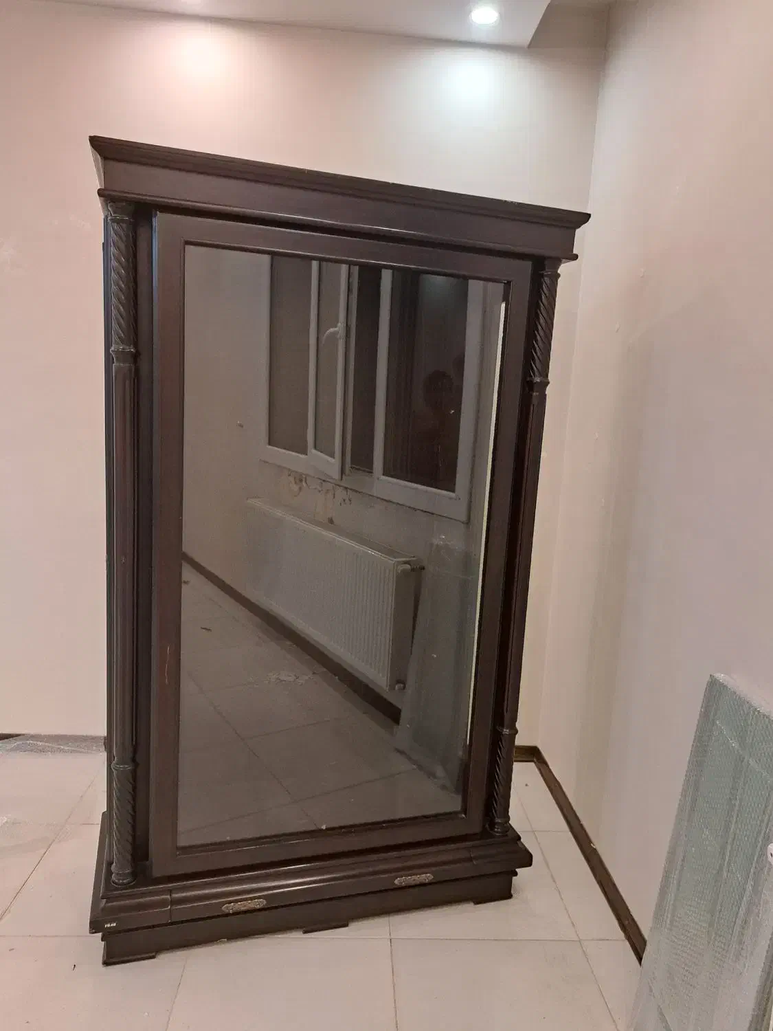 بوفه و ویترین|بوفه، ویترین، کنسول|پردیس, فاز ۸|دیوار