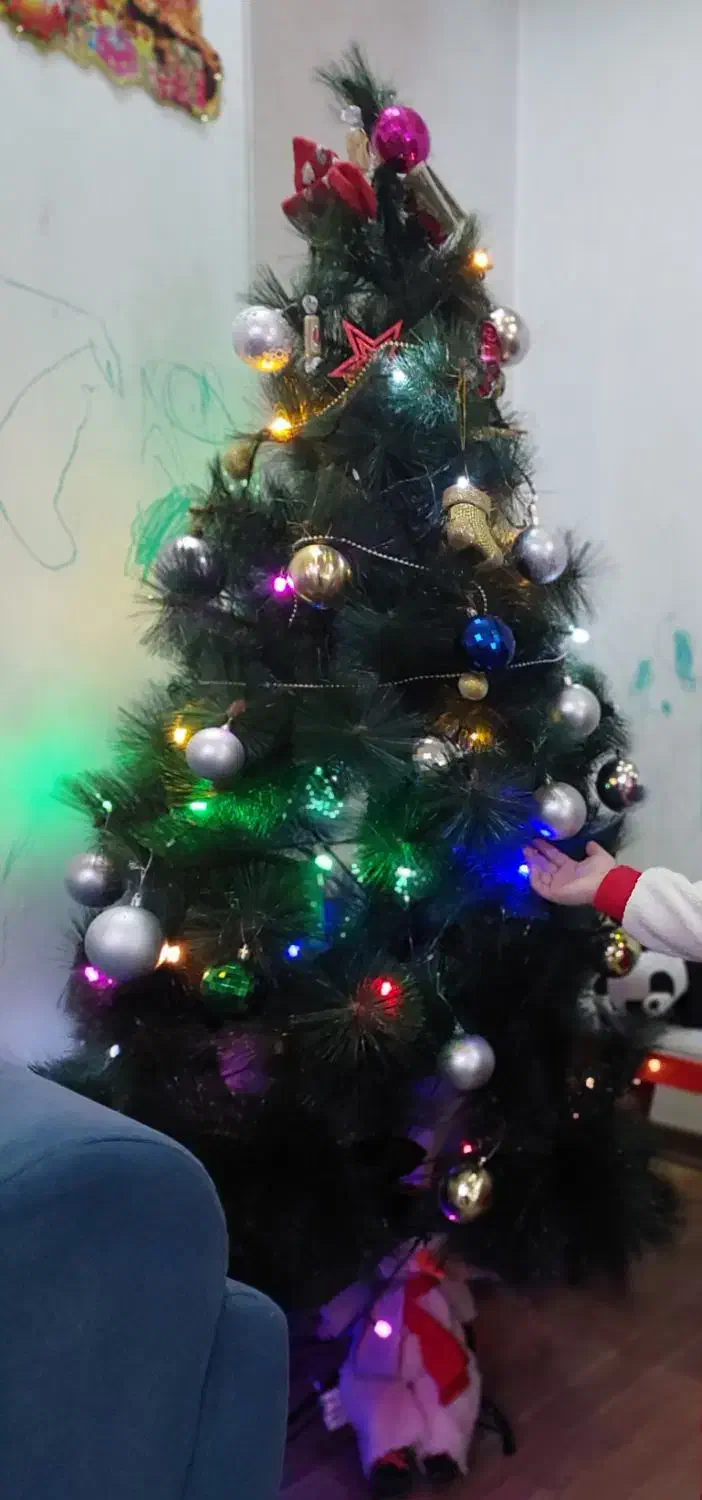 درخت کریسمس پایه دار  ارتفاع 1.2 متر|گل مصنوعی|ارومیه, |دیوار