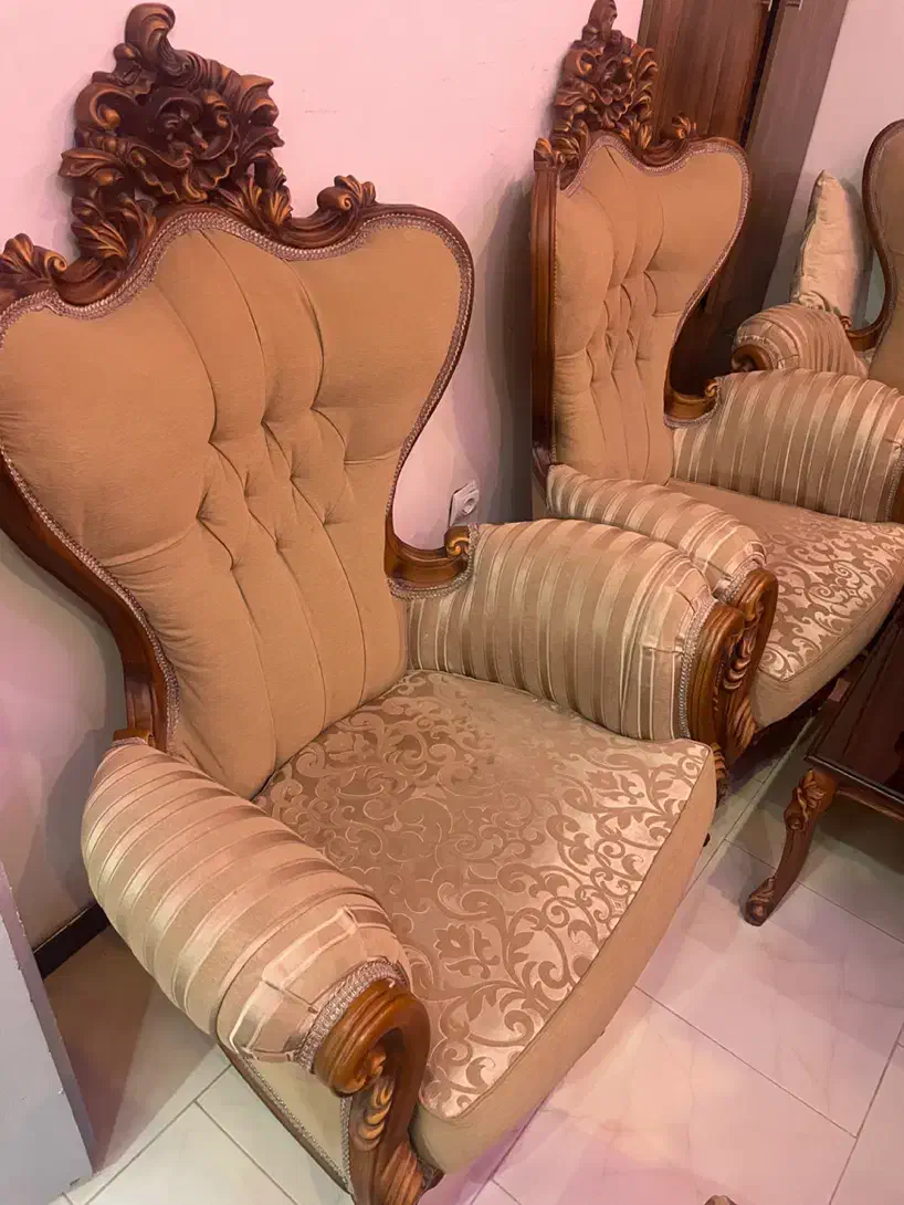 مبل ۹ نفره و ناهارخوری ۶ نفره تمام چوب گردو|مبلمان خانگی و میز عسلی|رباط‌کریم, رباط‌کریم|دیوار