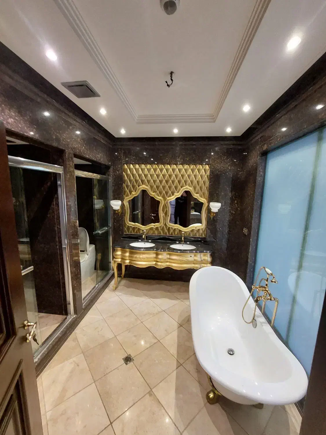 ۴۰۴متر فرمانیه+۴۰متر سوئیت مجزا*کلید نخورده