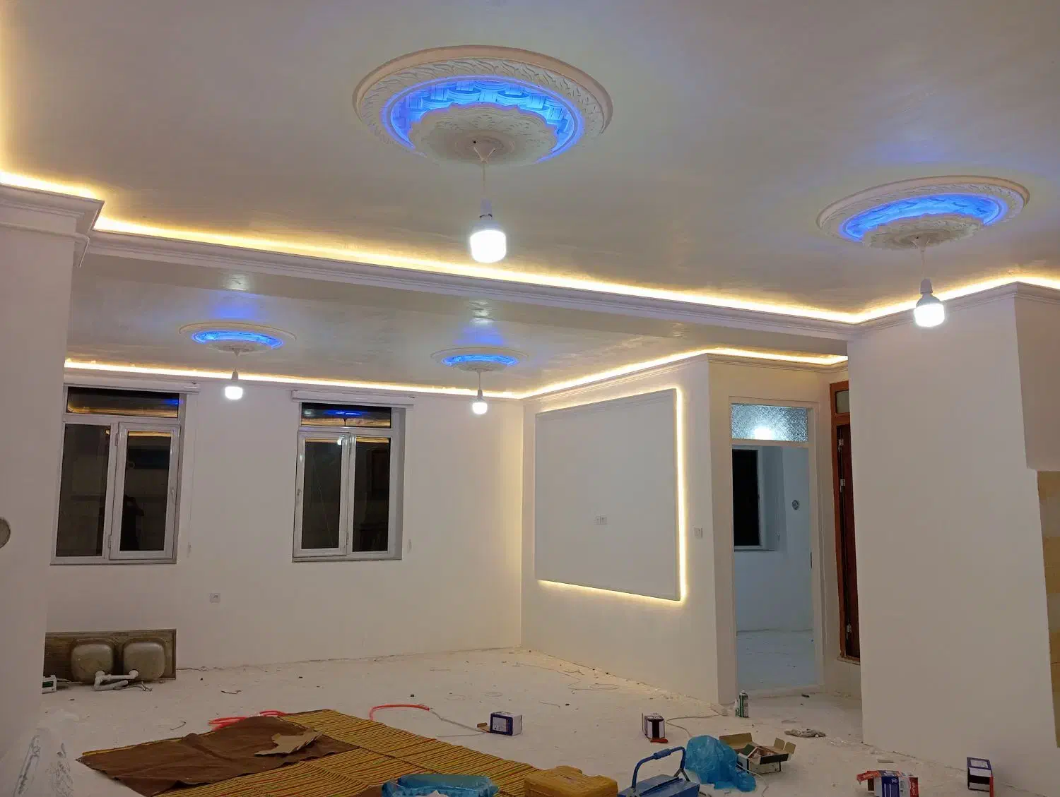 سیم کشی ساختمان و کنده کاری|خدمات پیشه و مهارت|ارومیه, |دیوار