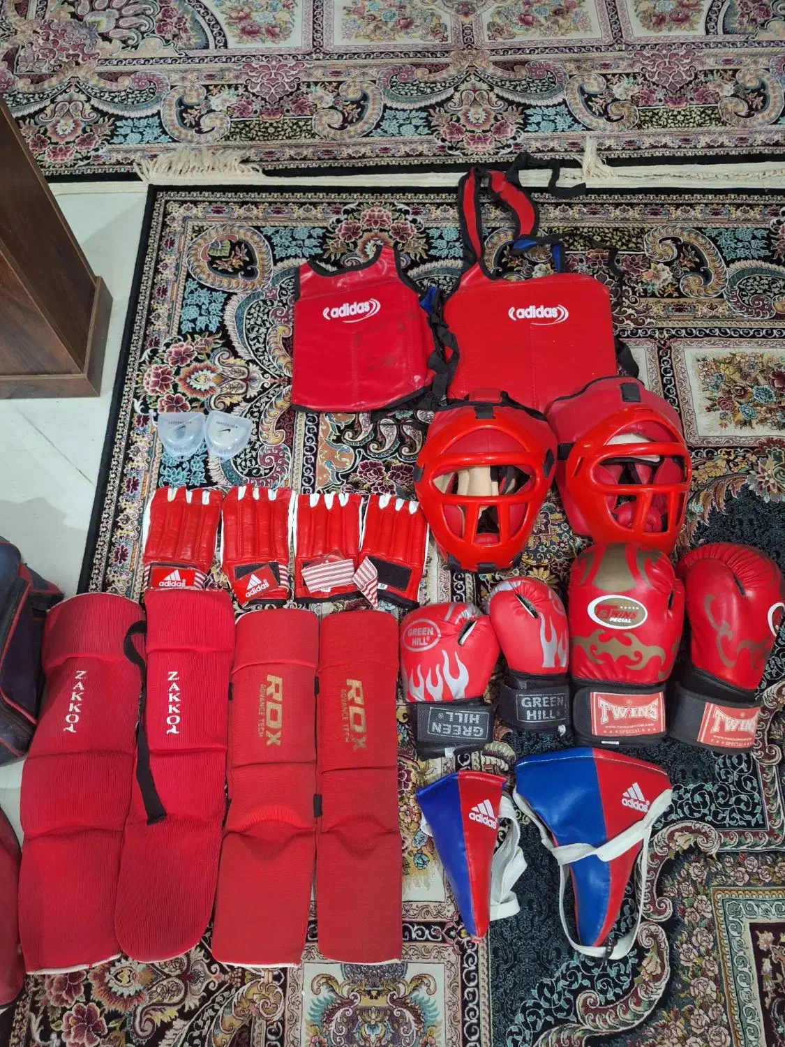 کیسه بوکس و دستکش بوکس و کلاه و زانو بند|تجهیزات ورزشی|تهران, چیتگر شمالی|دیوار