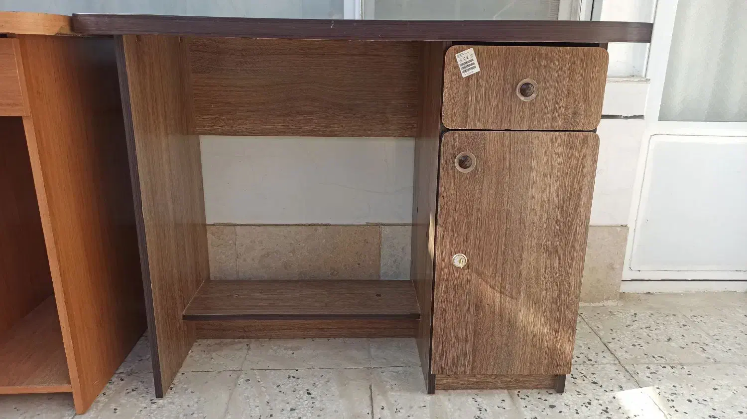 میز تحریر و میز کامپیوتر|میز تحریر و کامپیوتر|تربتحیدریه, فرمانداری|دیوار