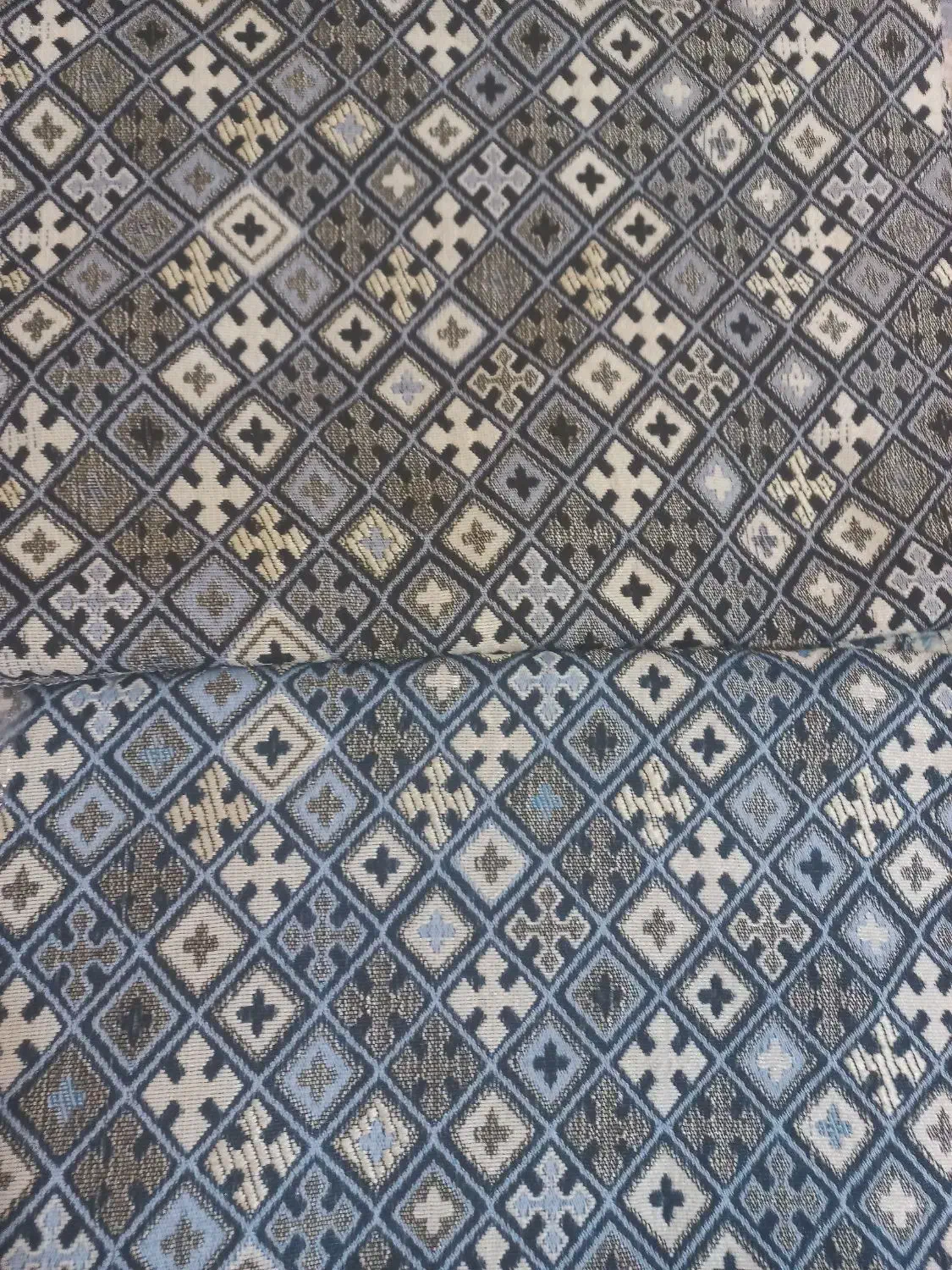 روفرشی و زیر سفره نگین یزد|روفرشی|شهرکرد, |دیوار