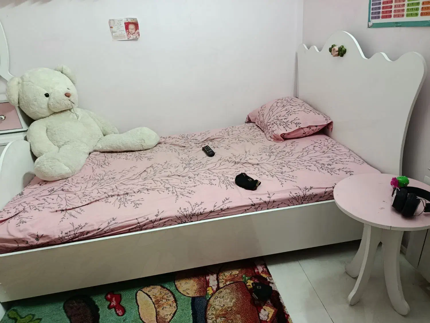 سرویس خواب .|تخت و سرویس خواب|قاسم‌آباد (خواف), |دیوار