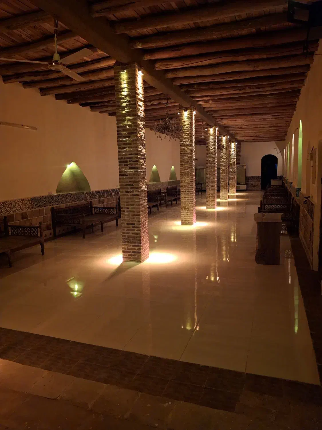 نیازمند یک نیرو خانم برای کار در اقامتگاه بوم گردی|استخدام سرایداری و نظافت|ملکآباد, |دیوار