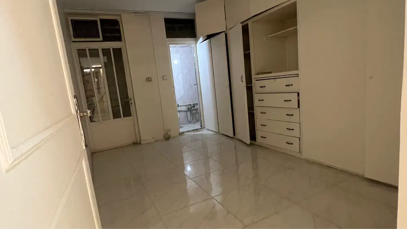 ۶۵ متر با حیاط ، بازسازی حتی ۱۵ نفر