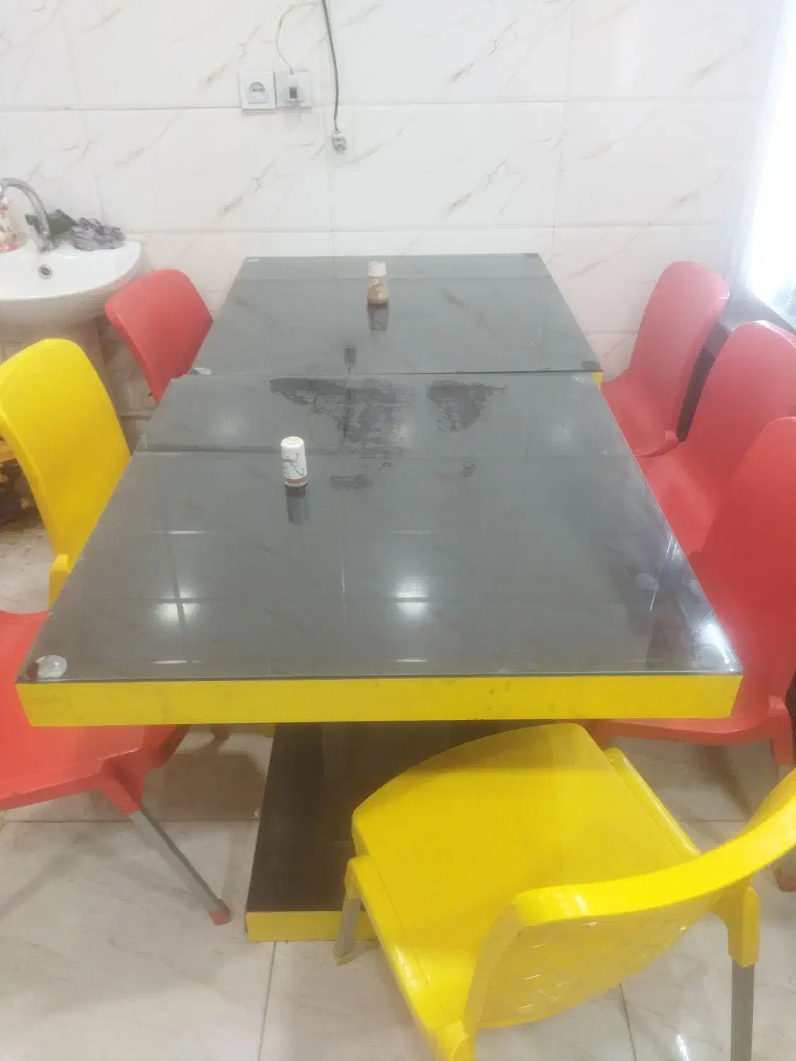 میز اغذیه فروشی|میز و صندلی غذاخوری|زاهدان, |دیوار