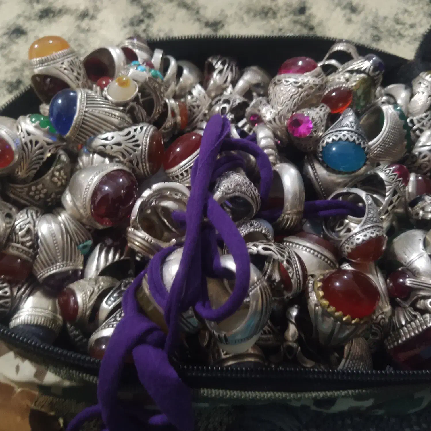 نزدیک به ۴کیلو انگشتر نقره فروشی|جواهرات|گنبد کاووس, |دیوار