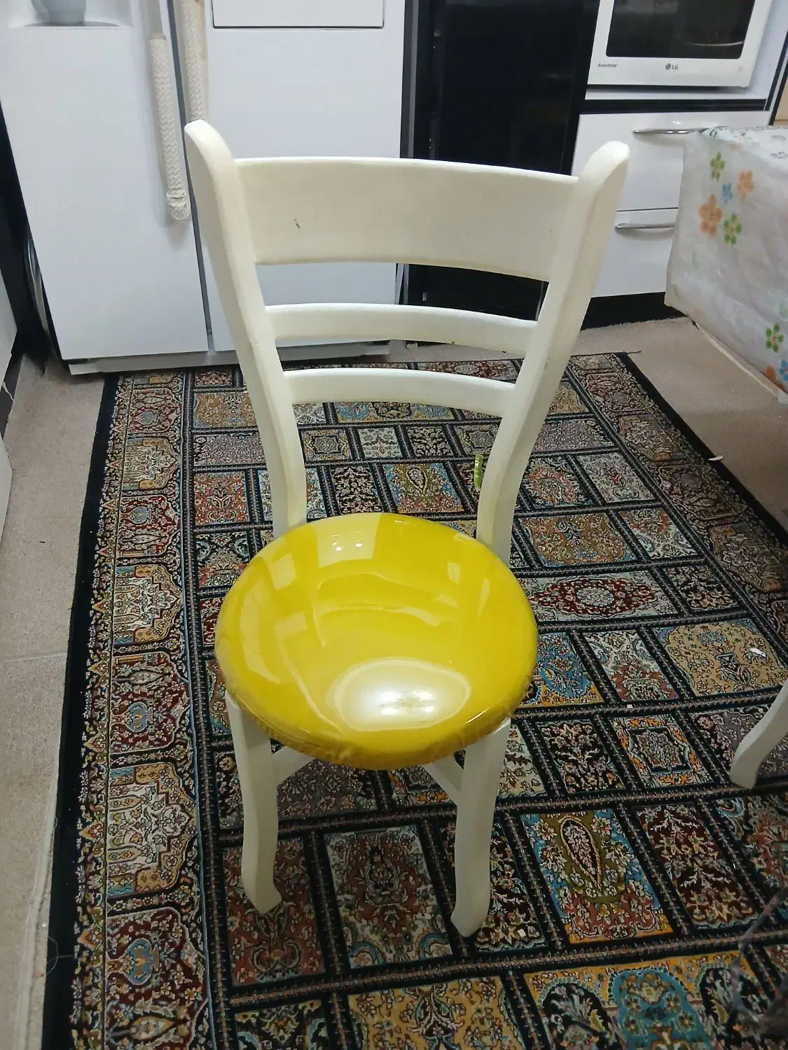 صندلی غذاخوری|میز و صندلی غذاخوری|قم, سعادتی|دیوار