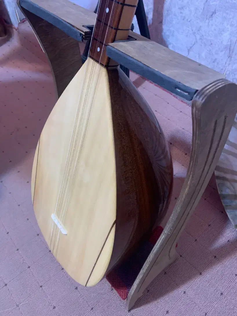 ساز الیاسی|سازهای سنتی|بوکان, |دیوار