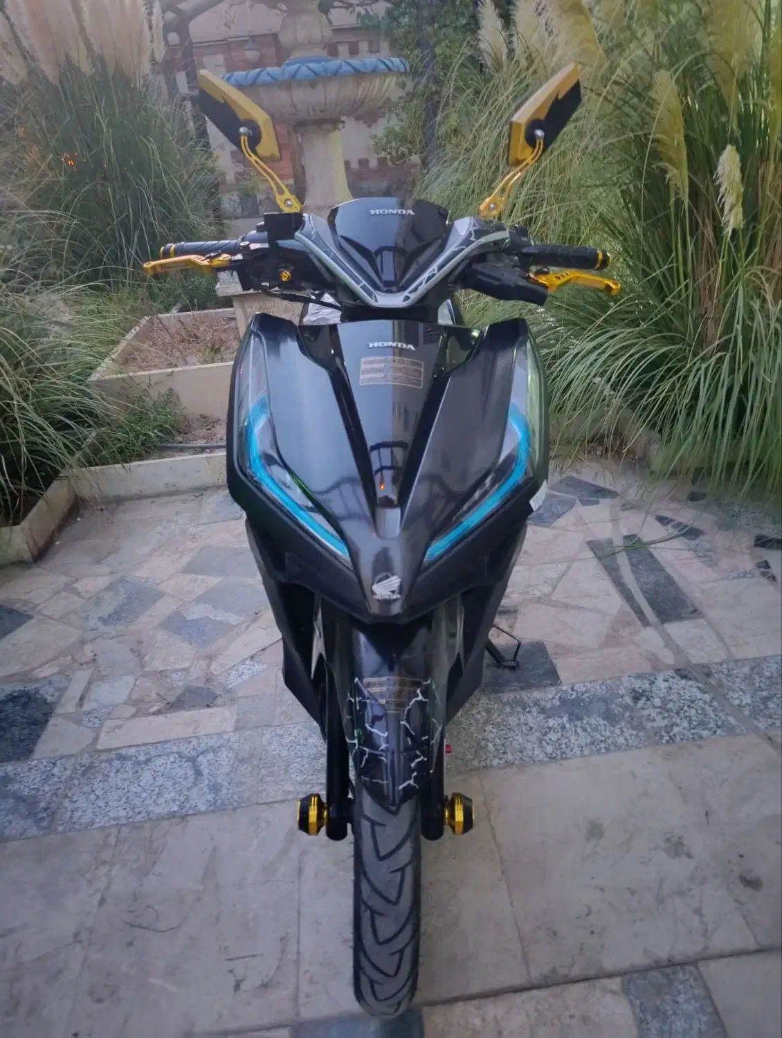 موتور کلیک مشکی طلایی اسپرت|موتورسیکلت|تهران, سهروردی|دیوار