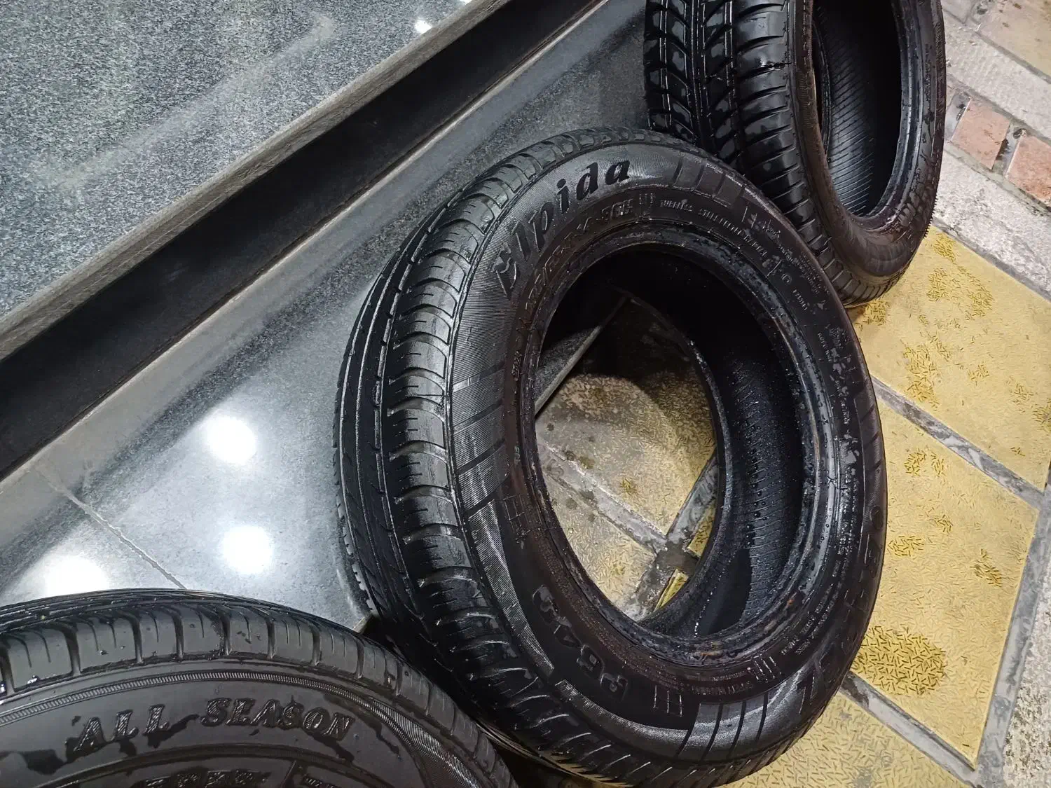 لاستیک ایرانی|قطعات یدکی و لوازم جانبی|شیراز, سیلو|دیوار