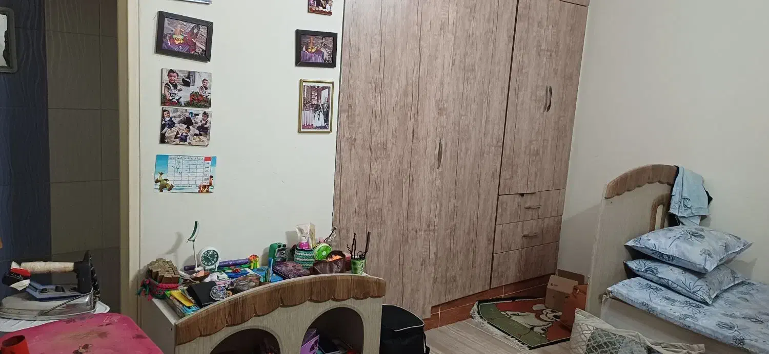 تخت۲نفره و دراور و۲تا پاتختی وتخت نوجوان وکمدلباس|تخت و سرویس خواب|مشکیندشت, |دیوار