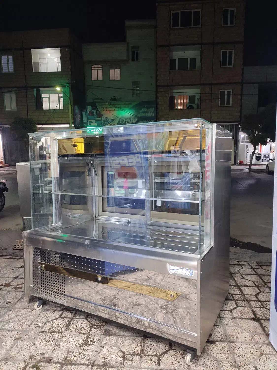 یخچال مکعبی ویترینی در حد نونو|فروشگاه و مغازه|نسیمشهر, |دیوار