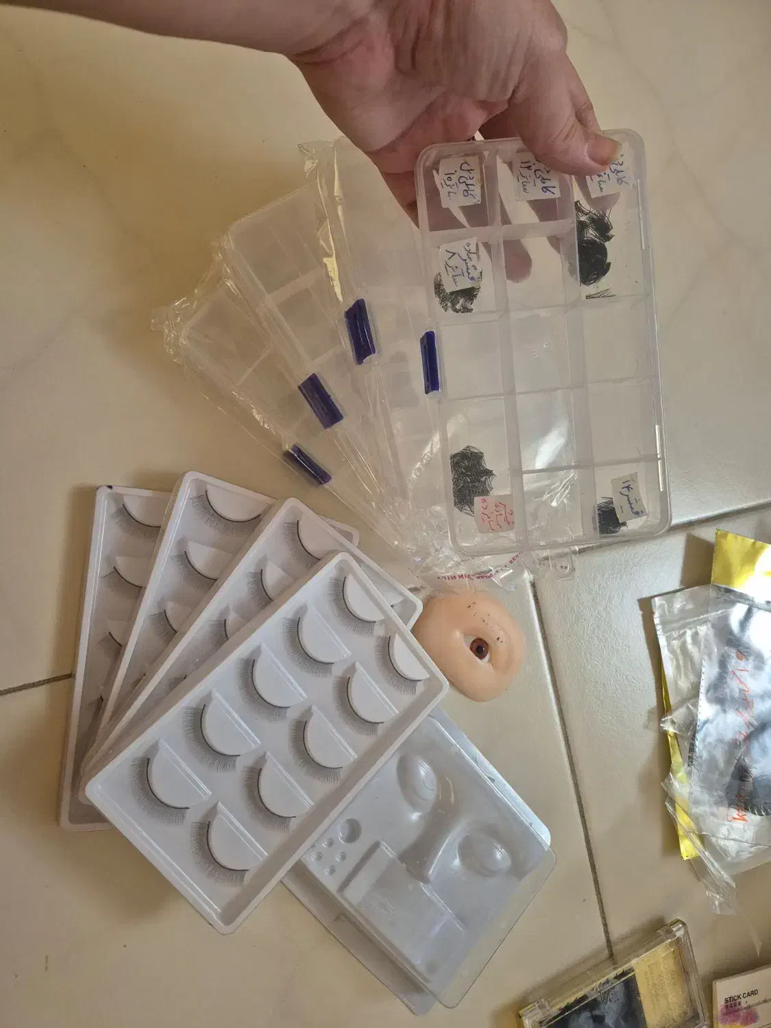 وسایل اکستنشن مژه کامل ۵/۵۰۰تومن|آرایشی، بهداشتی، درمانی|تهران, اکباتان|دیوار