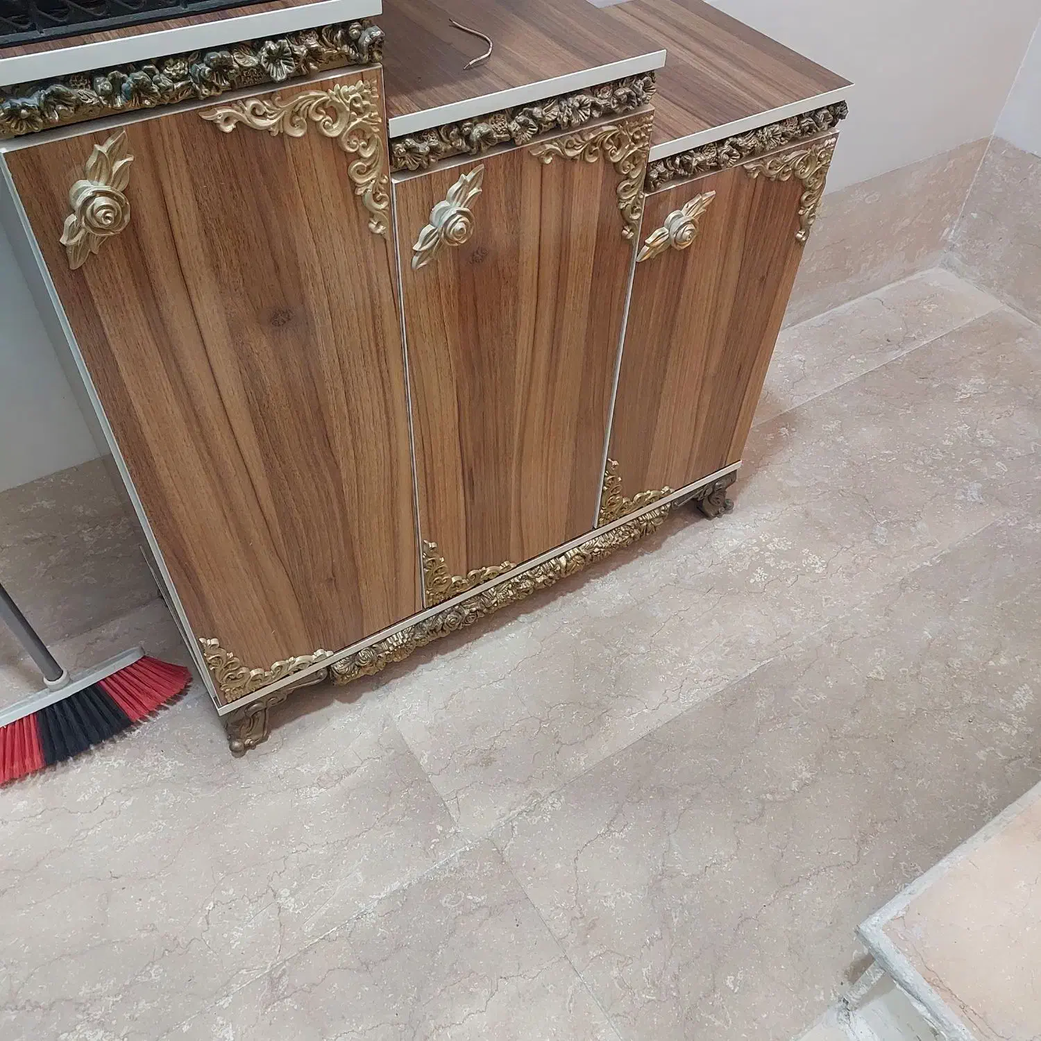 جاکفشی|جاکفشی، کمد، دراور|ماکو, |دیوار