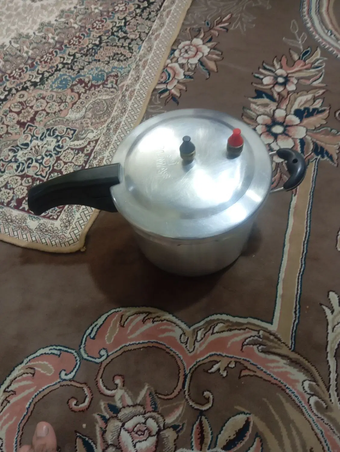 زود پز|ظروف پخت‌وپز|مشهد, کلاته برفی|دیوار