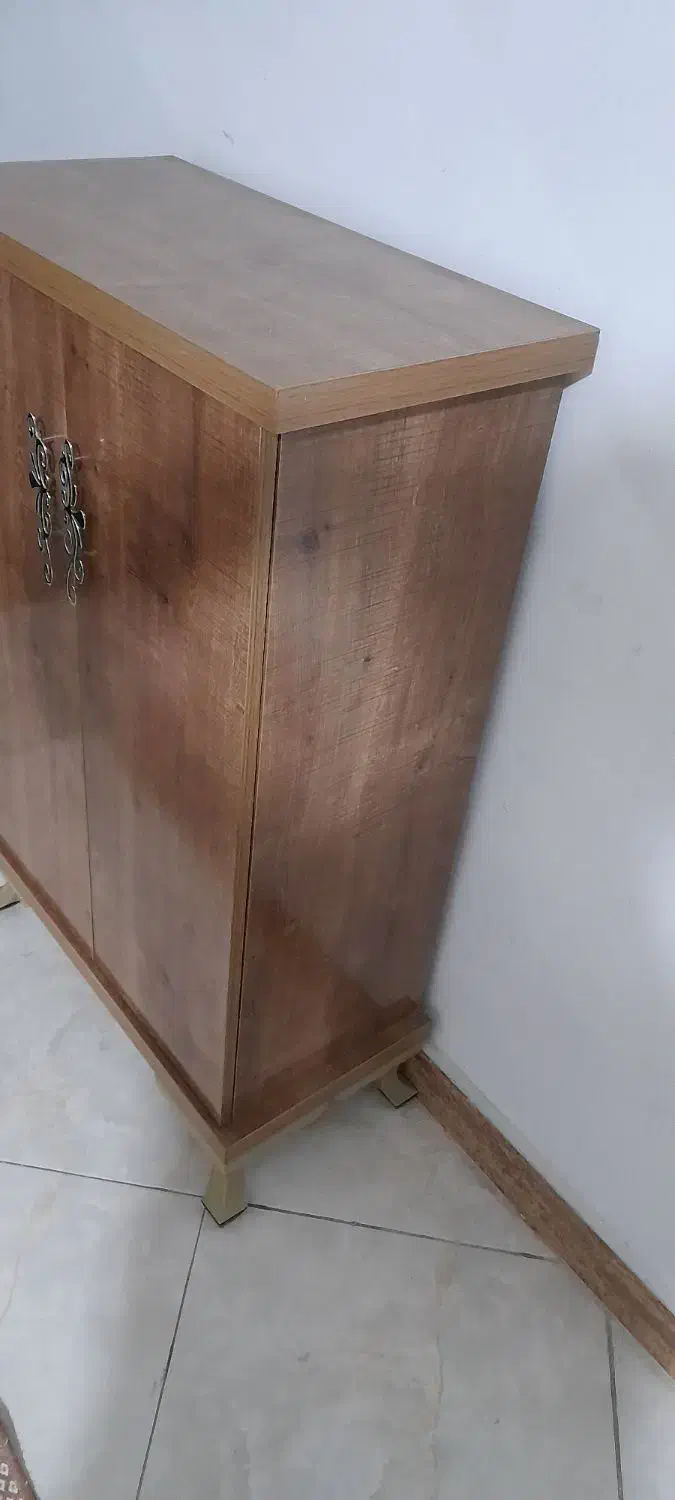 جاکفشی|جاکفشی، کمد، دراور|قرچک, قشلاق جیتو|دیوار