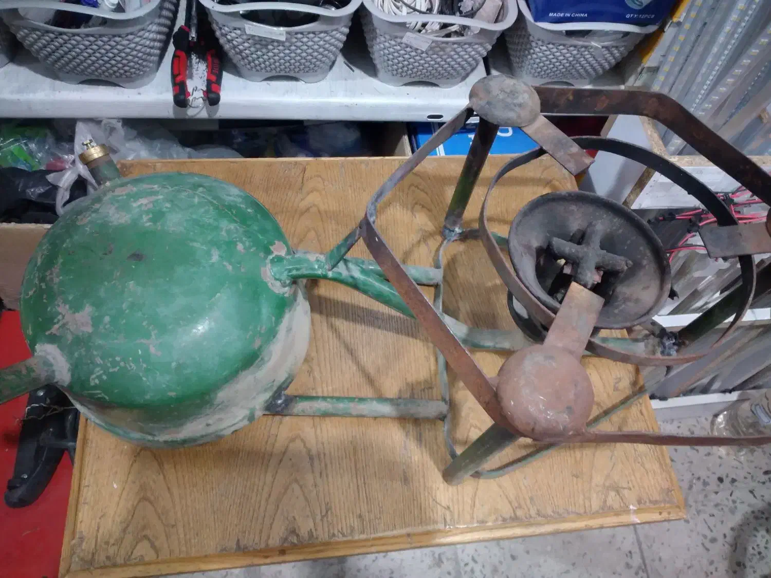 چراغ پریموس|کلکسیون اشیاء عتیقه|بیرجند, |دیوار