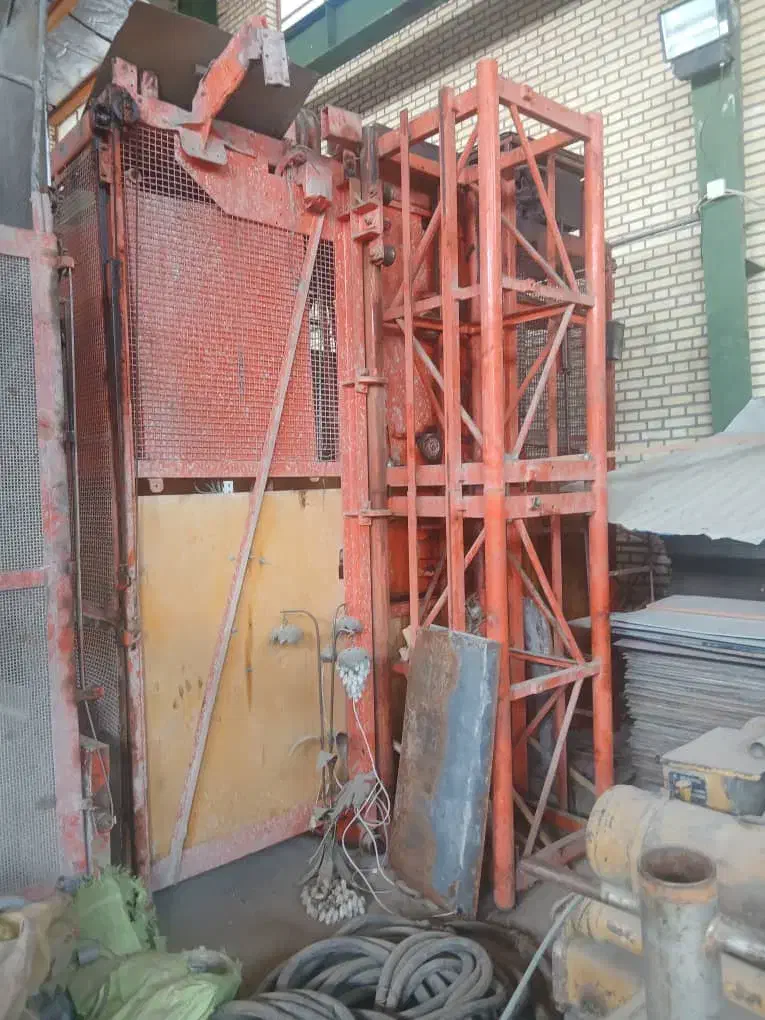 فروش آسانسور کارگاهی 2دوتن 700کیلوگرم بسیار سالم|ماشین‌آلات صنعتی|تهران, خلیج فارس|دیوار