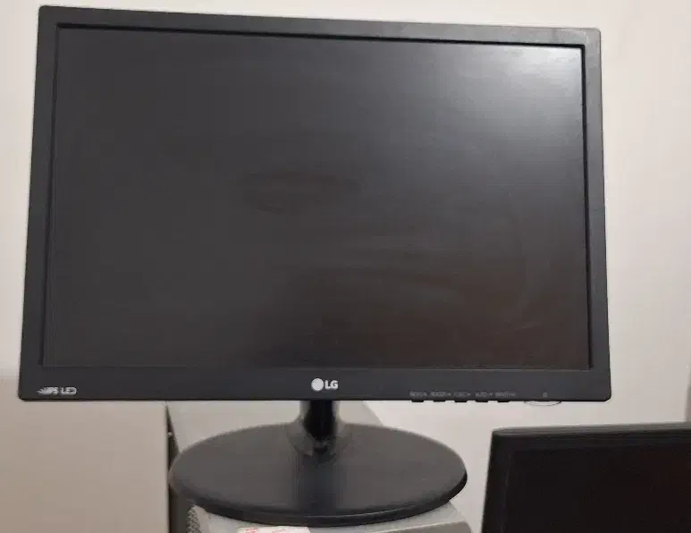مانیتور ۲۰ اینچ ال ای دی|قطعات و لوازم جانبی رایانه|قم, شهرک فاطمیه|دیوار