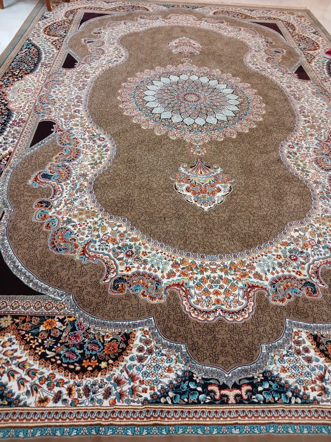 یک عددفرش ۹ متری|فرش|صومعه‌سرا, |دیوار