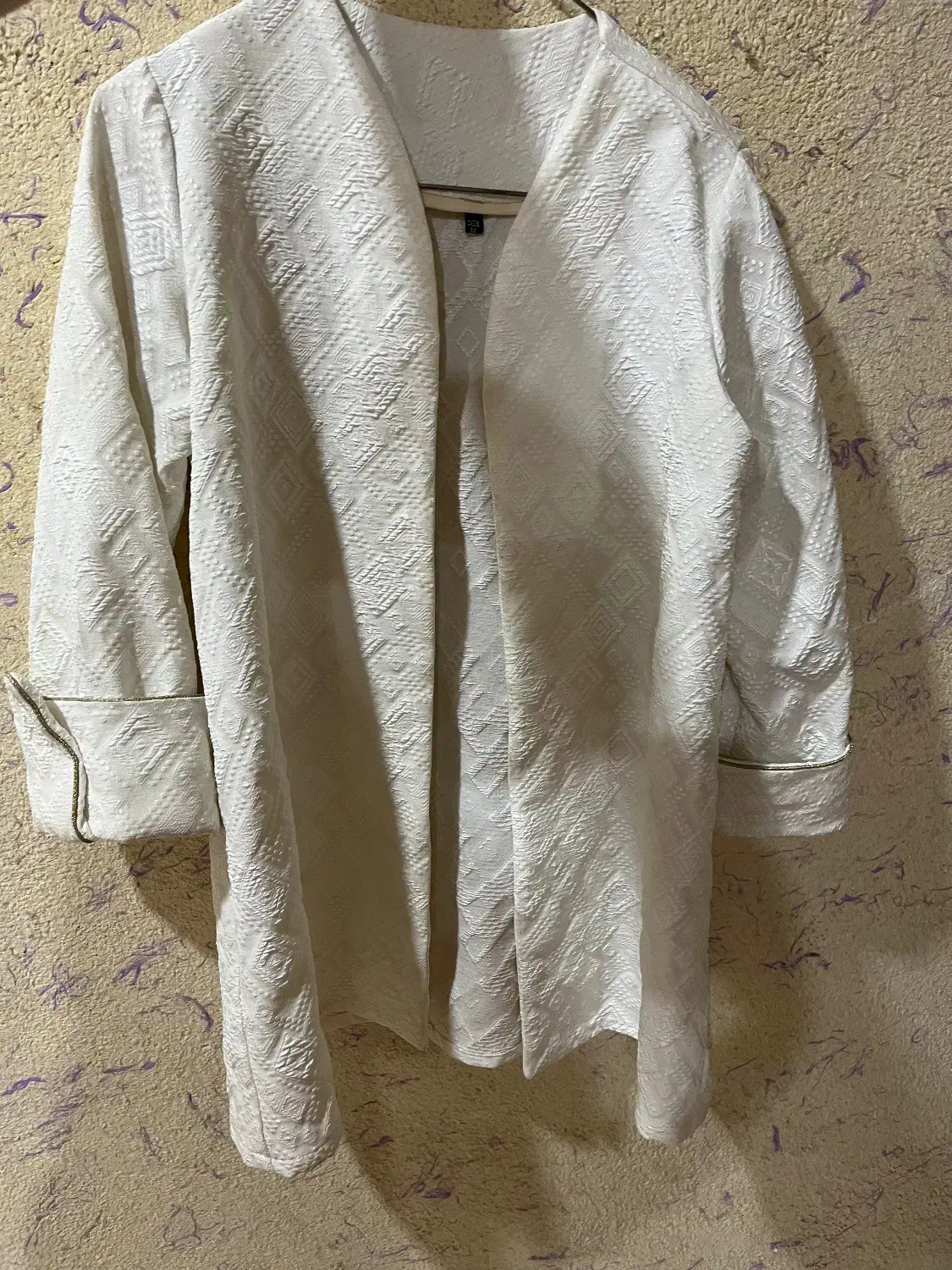 مانتو|لباس|بافق, |دیوار