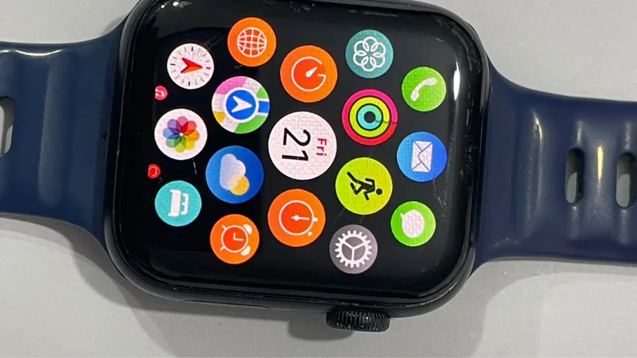 اپل واچ سری 8SE بدون خط وخش|ساعت|شاندرمن, |دیوار