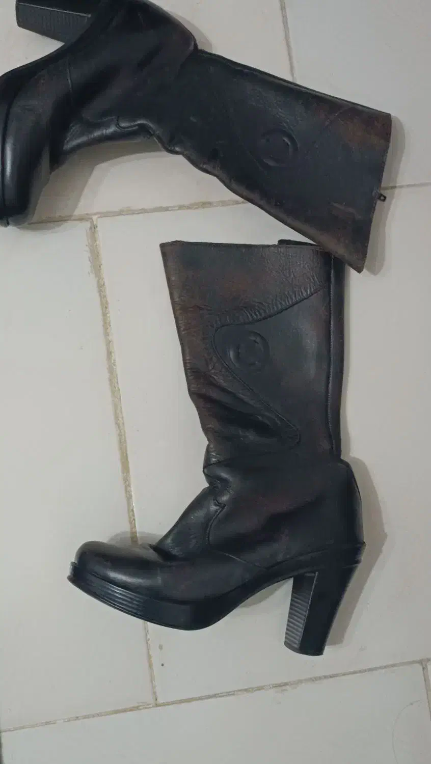 مانتو و کت و کیف و بوت چرم به فروش میرسد توافقی|لباس|هشتگرد, فاز ۷ مهستان|دیوار