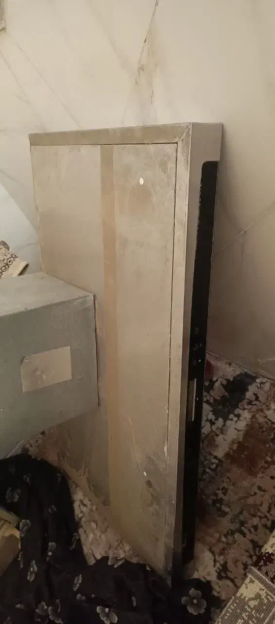 هود|هود|قم, نخودی|دیوار