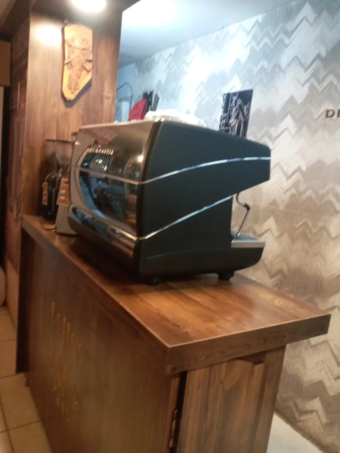 همکار اقا جهت کار کافه|استخدام خدمات فروشگاه و رستوران|محمدشهر, محمدشهر|دیوار