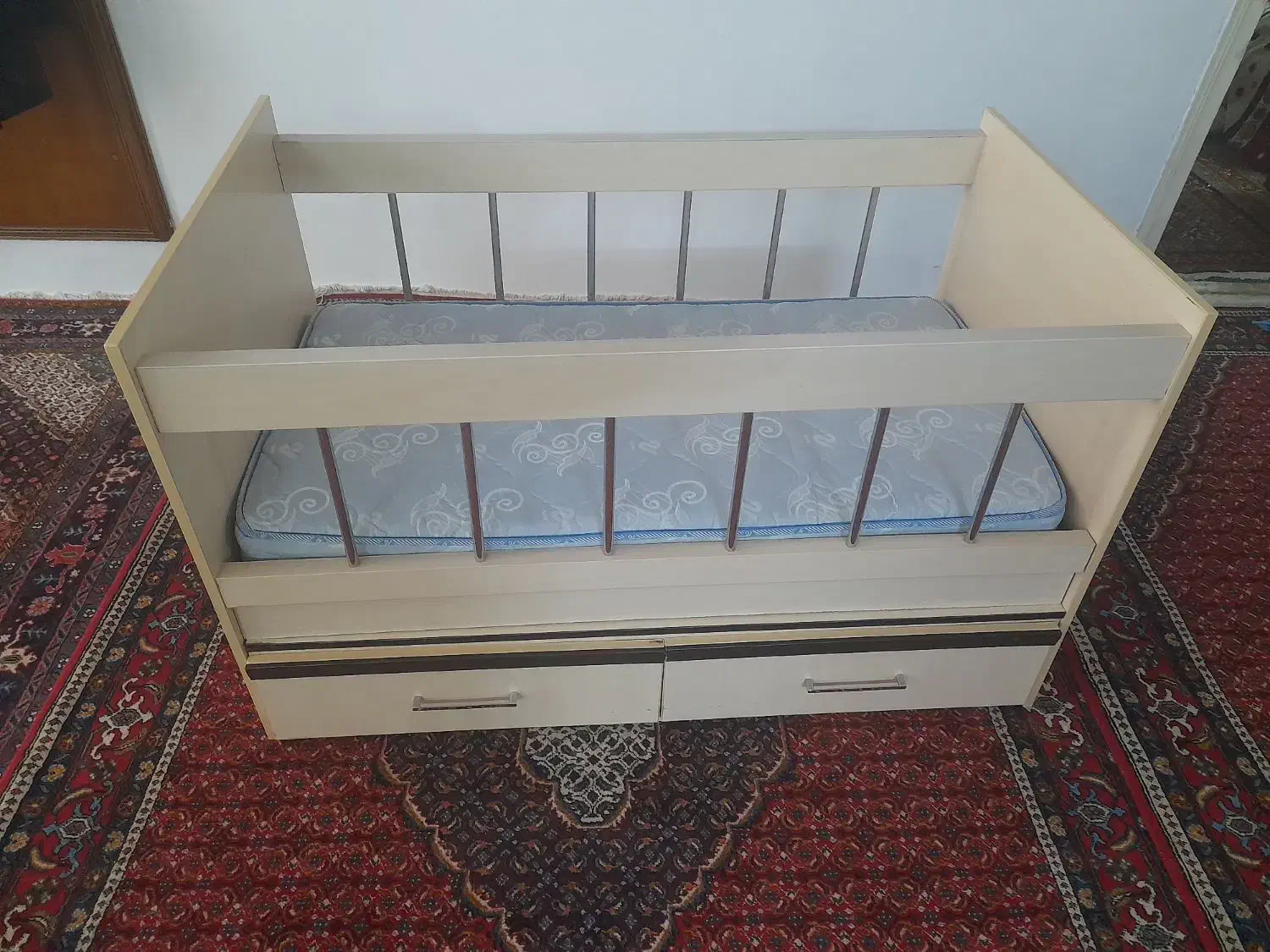 تخت کودک سالم وسفارشی ساز|تخت و سرویس خواب|اردبیل, |دیوار