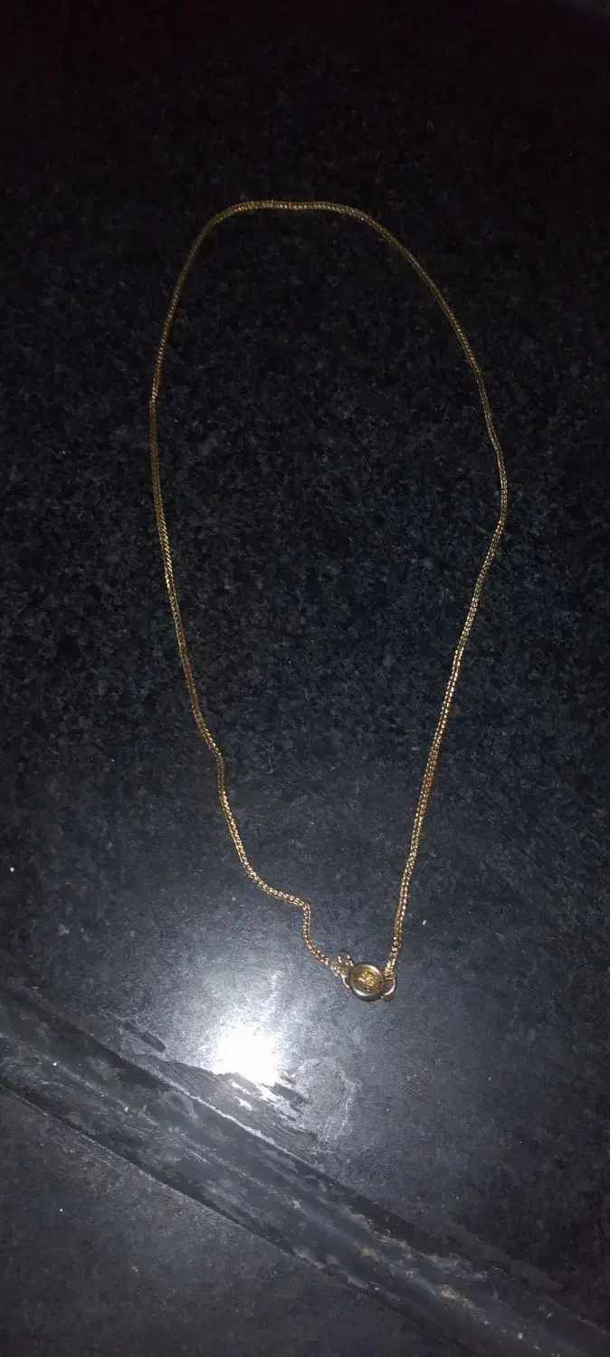 زنجیرگردنی|جواهرات|دوگنبدان, |دیوار