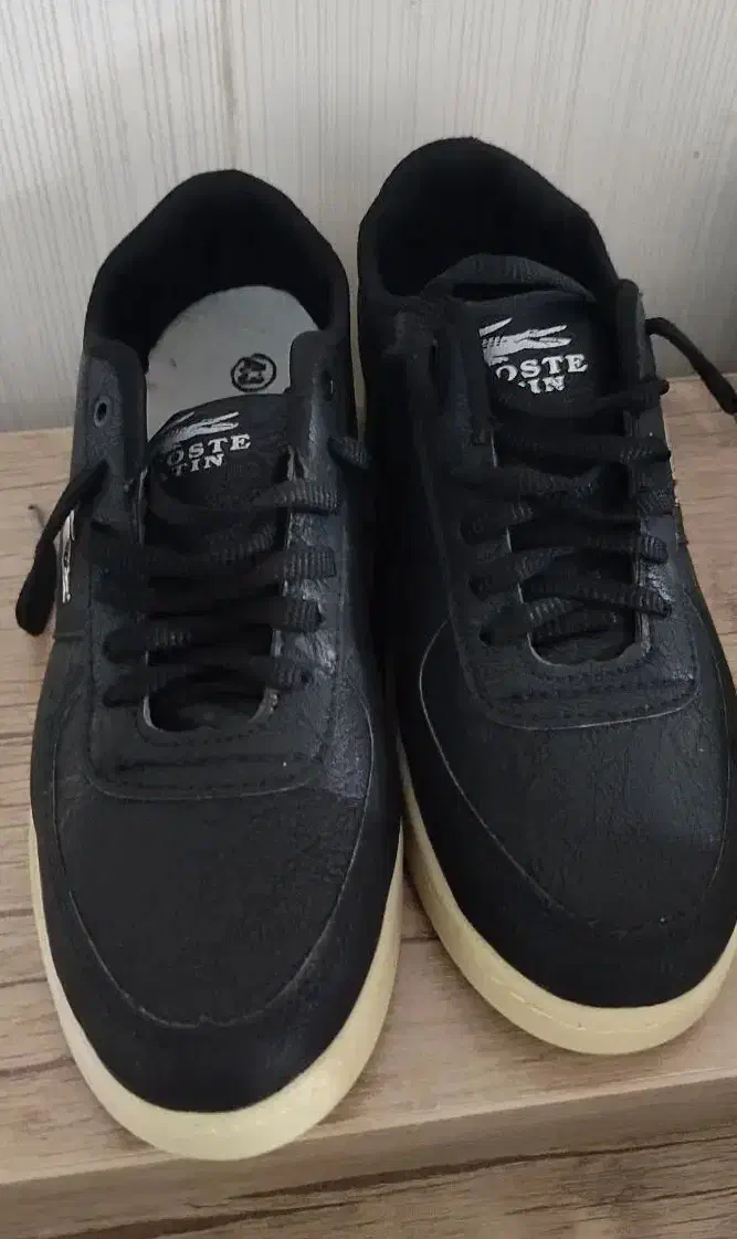 ی جفت کتونی نو نو برند لاگوست سایز42|کیف، کفش، کمربند|خرم‌آباد, |دیوار