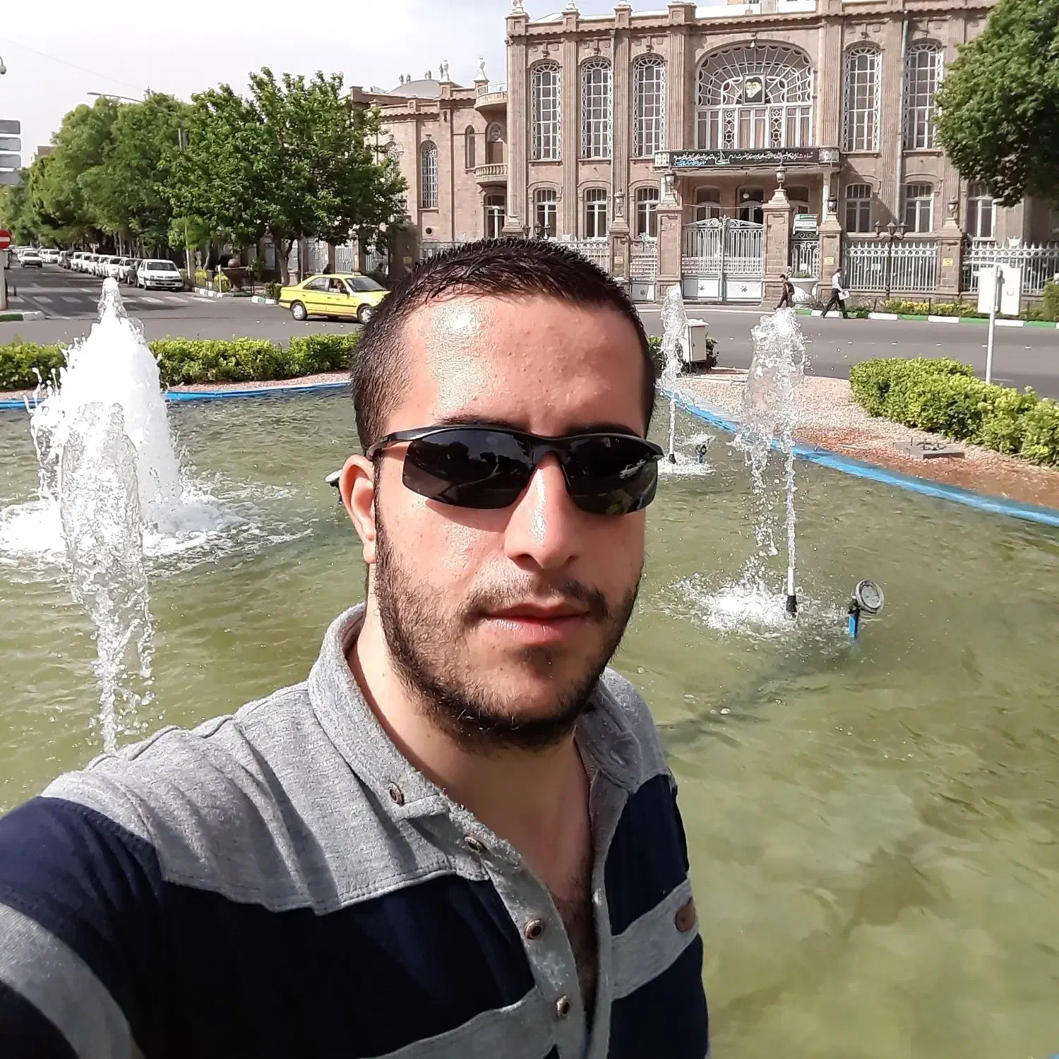 دنبال کار هستم دست چپ از مچ قطع شده بازنشسته هستم|خدمات پیشه و مهارت|تبریز, |دیوار