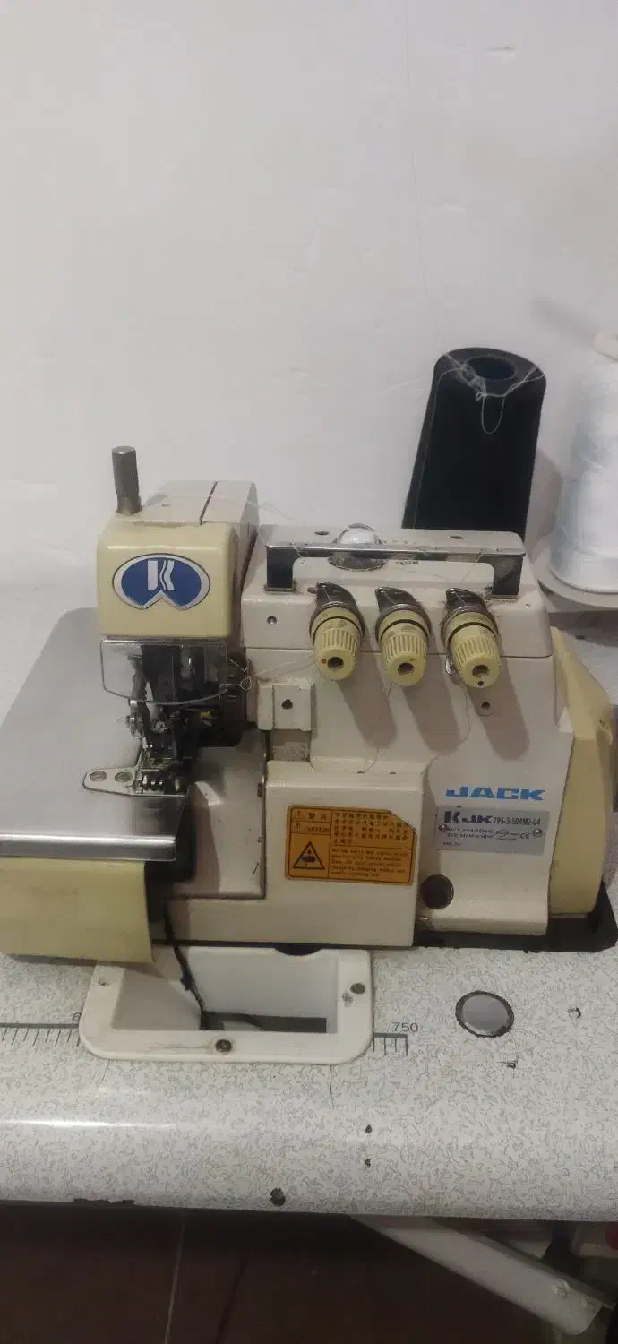 چرخ صنعتی  سردوز و راسته دوز و اتو مخزن دار|چرخ خیاطی و ریسندگی|رفسنجان, |دیوار