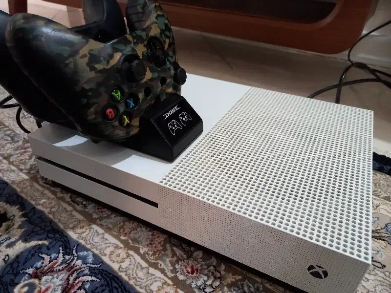 ایکس باکس وان اس با دودسته شارژر|کنسول، بازی ویدئویی و آنلاین|تهران, مسعودیه|دیوار