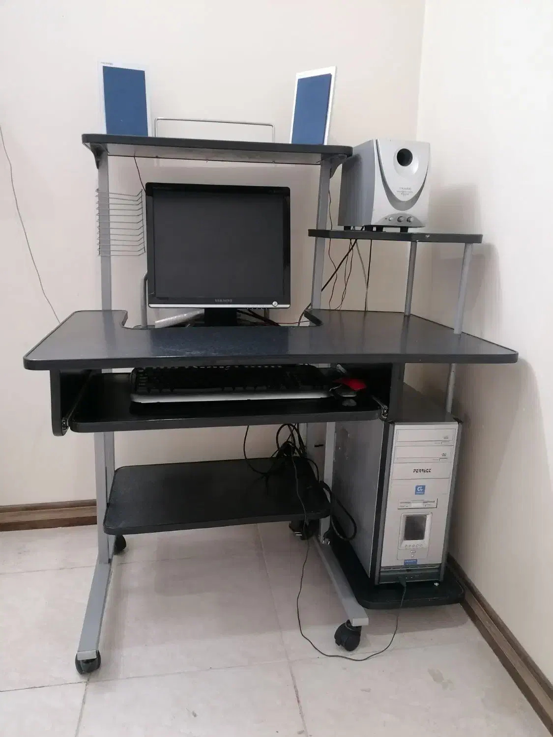 میز کامپیوتر|میز تحریر و کامپیوتر|شاهینشهر, عطار|دیوار