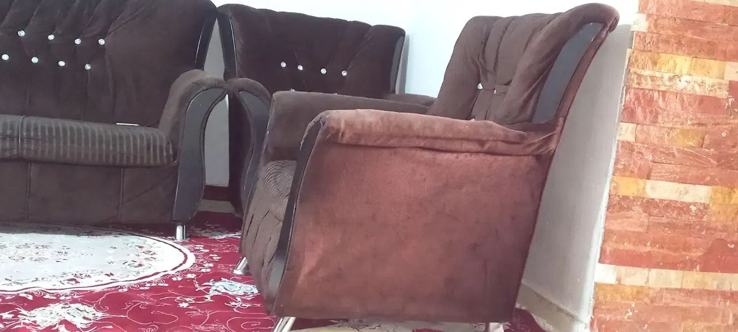 مبل ۷نفره ّ قهوه ای|مبلمان خانگی و میز عسلی|محمدشهر, کوی بهار|دیوار