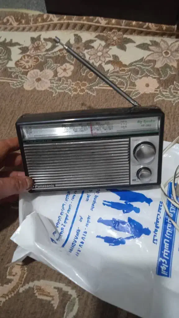 رادیوقدیمی سالم وساعت وستن سالم|کلکسیون اشیاء عتیقه|بوشهر, |دیوار