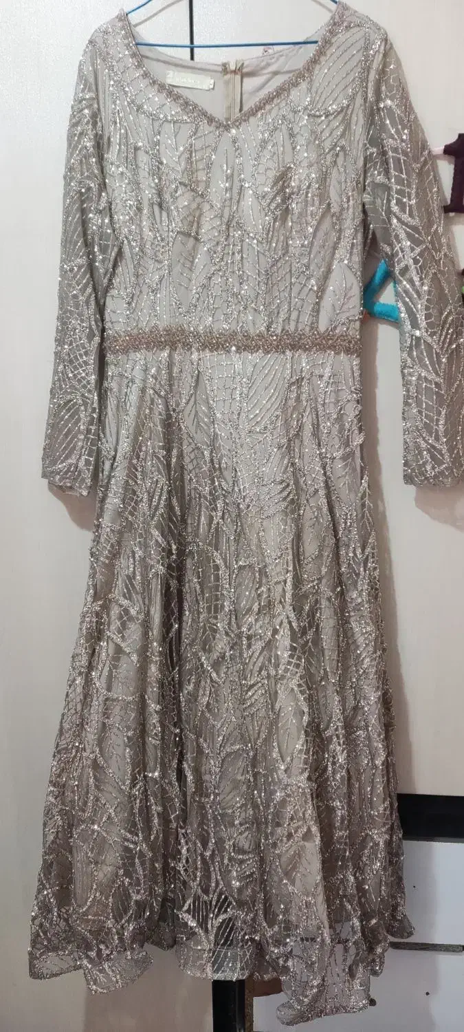 لباس مجلسی|لباس|آبیک, |دیوار