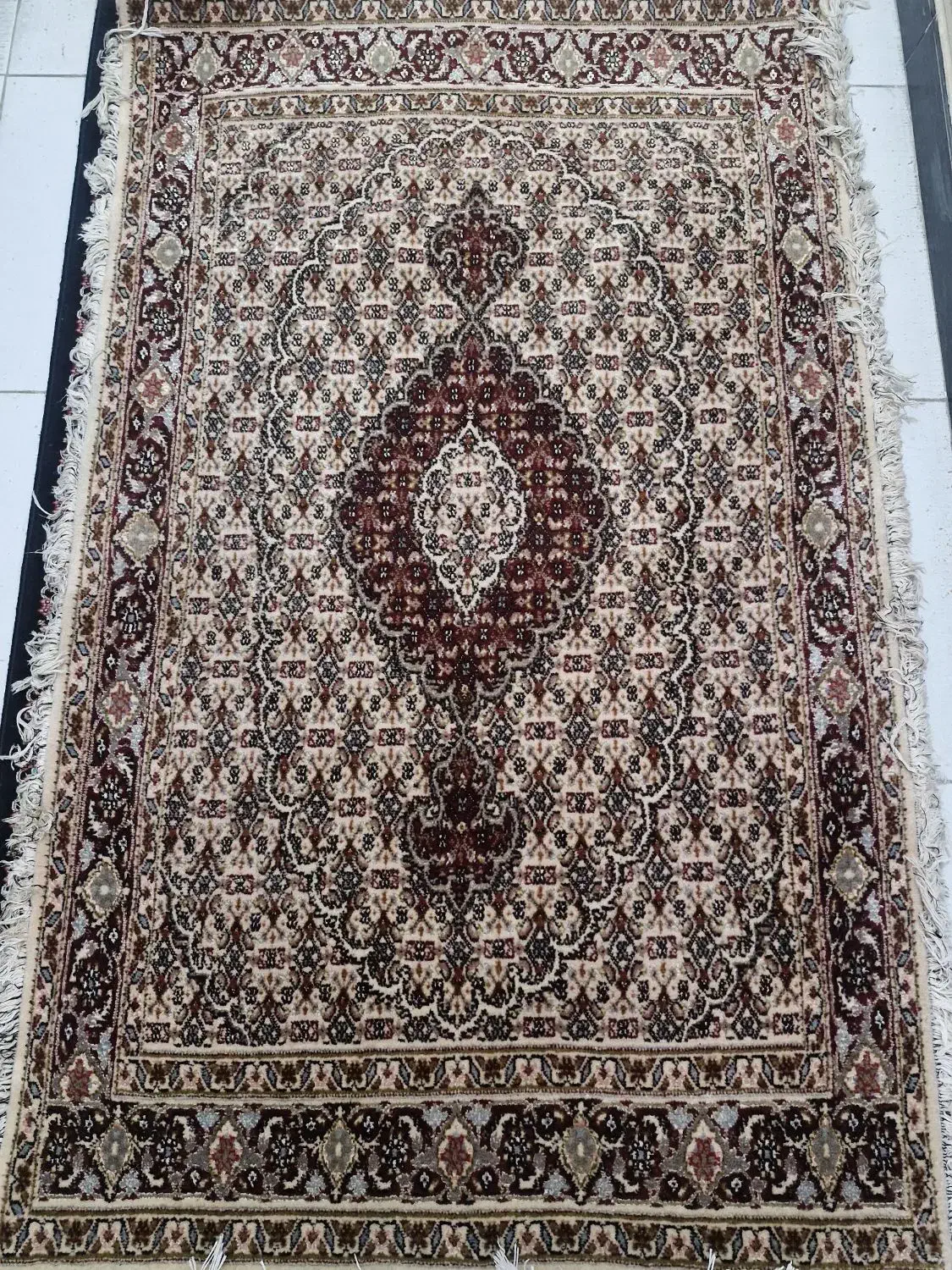 فرش دستباف ابریشم‌دار  سالم و تمیز|فرش|لاهیجان, رجایی|دیوار