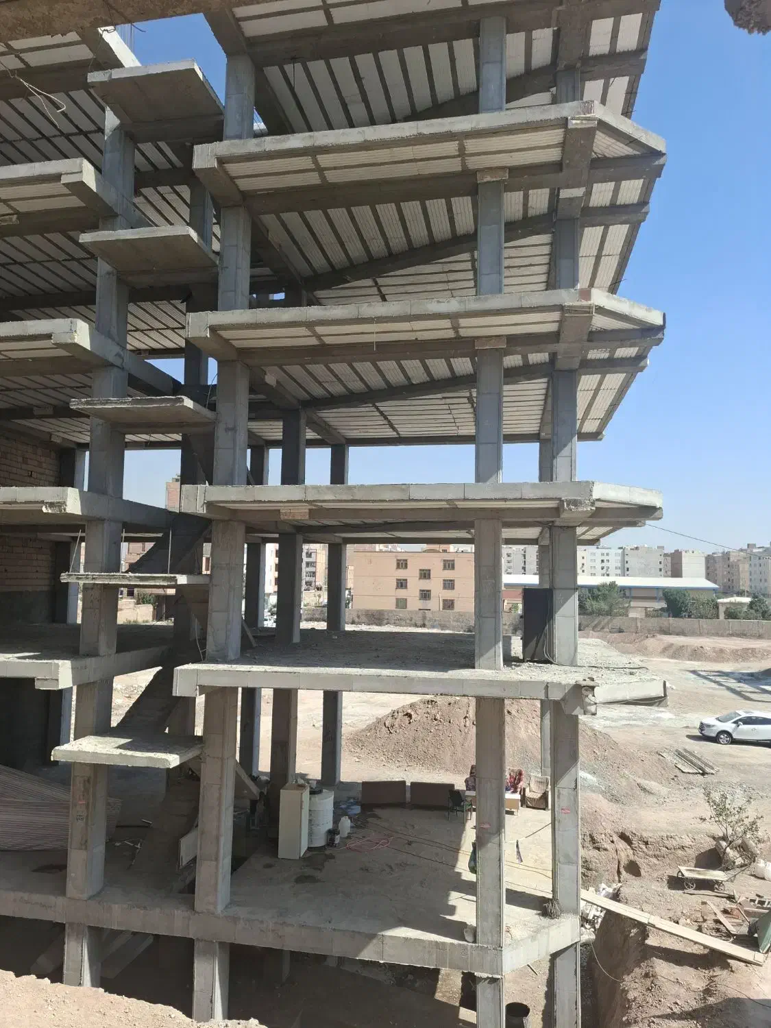 واحد دو نبش ۹۸ و ۱۰۹ متری گلستان، نور عالی|پیش‌فروش املاک|بهارستان, |دیوار