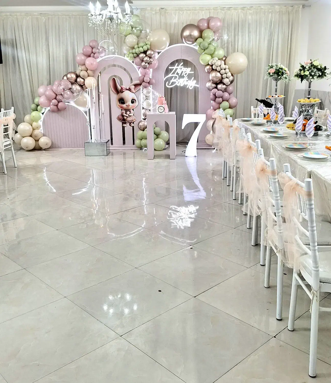 سالن تولد|خدمات پذیرایی، مراسم|یزد, |دیوار