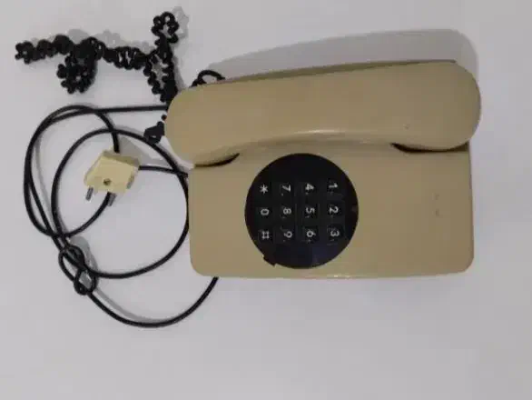 چند مدل تلفن کلکسیونی|کلکسیون اشیاء عتیقه|شهرکرد, |دیوار