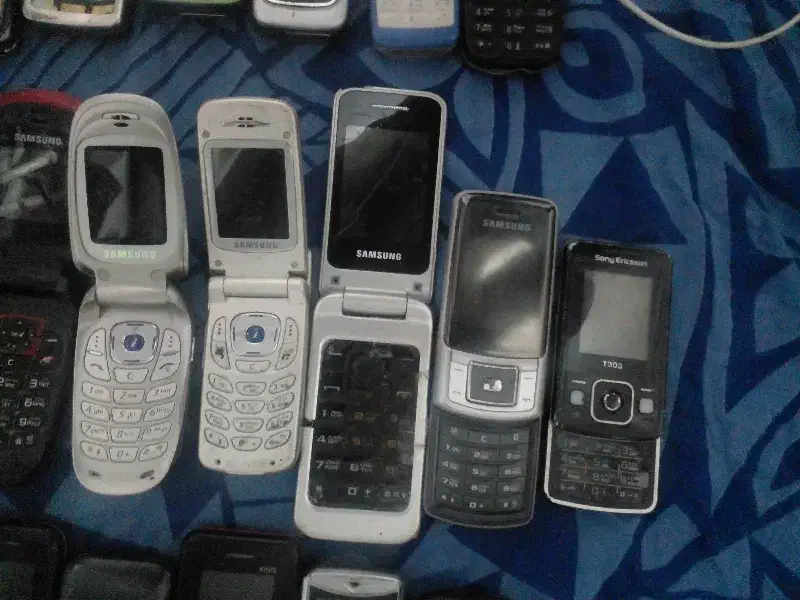 ۲۷عددگوشی نوستالژی همه باهم فروخته میشه|موبایل|رشت, نظری|دیوار