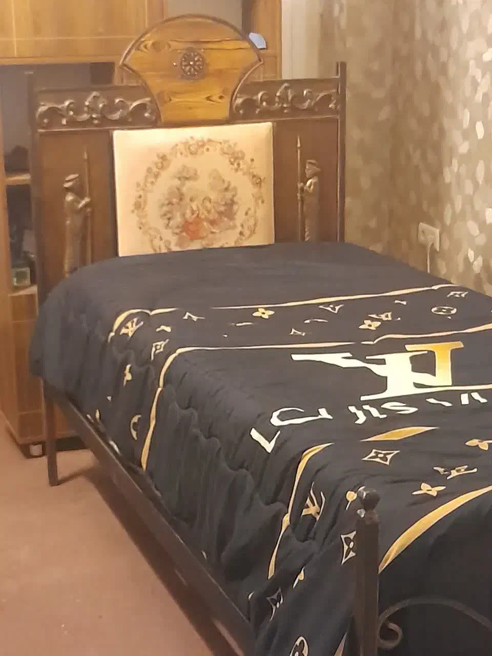 تخت فرفوژه|تخت و سرویس خواب|مشهد, گوهرشاد|دیوار