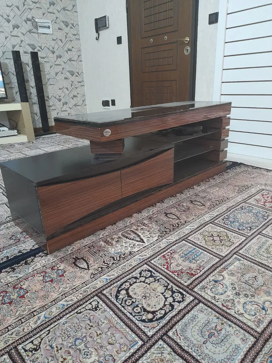 میزتلوزیون|میز تلویزیون|قرچک, میرزائی شمالی|دیوار