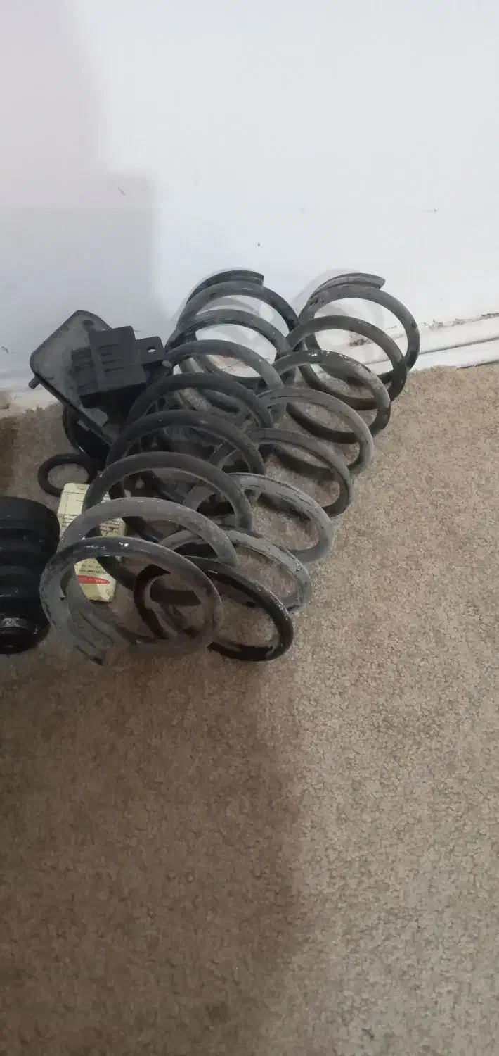 کاسه چراغ  و کمک فنر تیبا|قطعات یدکی و لوازم جانبی|قرچک, داوود آباد|دیوار